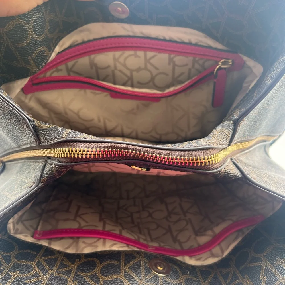 COPY - Calvin Klein purse ADORABLE - Picture 5 of 5
